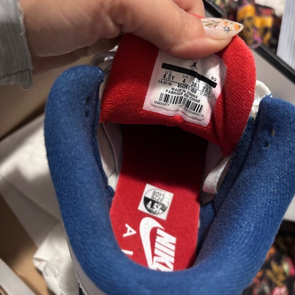 Jordan 3 Retro Wizards - Picture 2 of 6